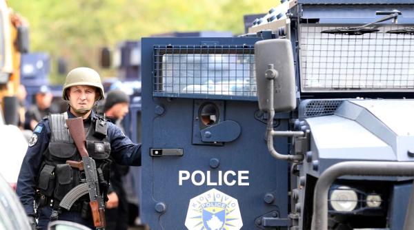 Kosovo amână intrarea în vigoare a noilor reguli la frontiera sârbă