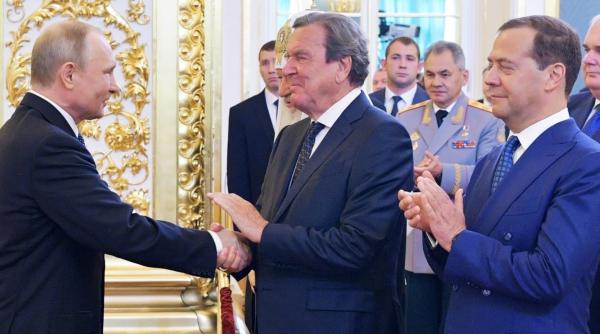 Gerhard Schroeder, un vechi prieten al lui Vladimir Putin, a prezentat Occidentului ''lista de dorințe'' a Rusiei cu privire la Ucraina