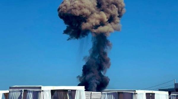 Ucrainenii ironizează explicațiile Rusiei despre exploziile din Crimeea în timp ce Zelenski spune că războiul se va termina unde a început