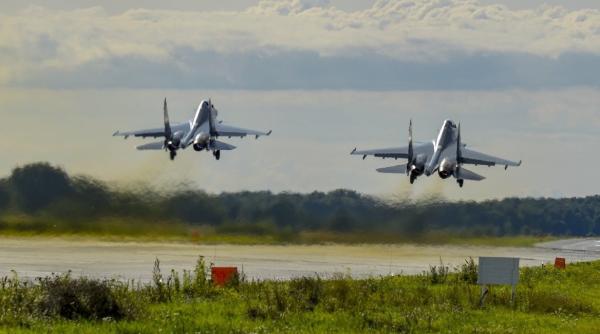 După o serie de explozii care au afectat bazele din Crimeea, Forţele Aeriene Ruse şi-au mutat avioanele şi elicoptere din peninsulă