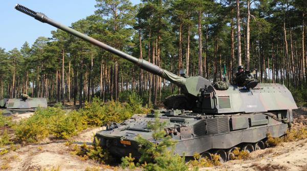 De ce au probleme în Ucraina obuzierele germane PzH 2000, în comparație cu CAESAR franceze și M777 americane  