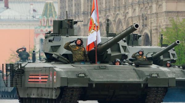 Rusia a prezentat o nouă versiune a tancului T-14 Armata. Șase țări interesate, niciun contract semnat