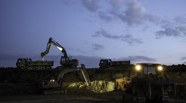 Tehnica de ultimă generație a României, „paralizată” fără infrastructură adecvată. Trupele aliate au și ele nevoie de construcții rapide