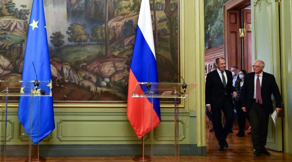 UE a suspendat acordul care relaxa vizele cu Rusia. Anul trecut în România au intrat 45.000 de ruși