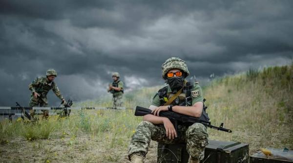 Contraofensiva Ucrainei nu e masivă ci are rolul preluării inițiativei. Rusia s-a împotmolit într-un moment favorabil militar