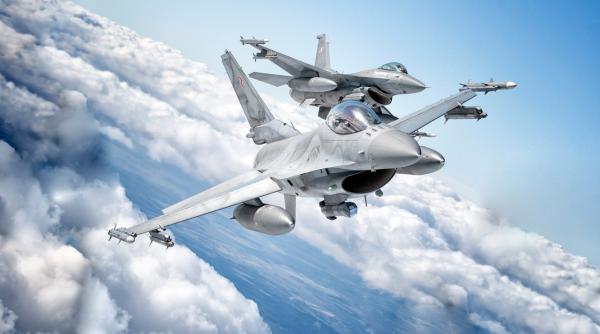 Avioanele F-16 ale Forţelor Aeriene Poloneze au început să patruleze în spațiul aerian al Slovaciei