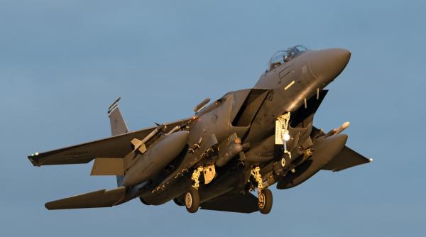 F-15E Strike Eagle primește un gadget nou-nouț: DIGAR, dispozitiv anti-bruiaj, livrat de BAE Systems