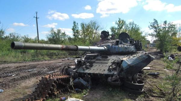 Bilanțul negru al pierderilor Rusiei în Ucraina: Peste 2.500 de tancuri și blindate, iar cel puțin o treime au fost capturate