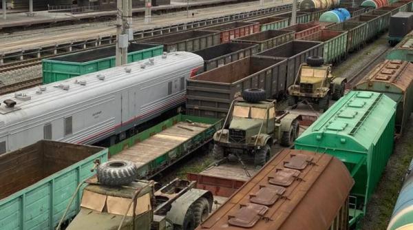 Rusia a scos de la naftalină camioane americane Studebaker donate de SUA în 1944, dând naștere la numeroase speculații