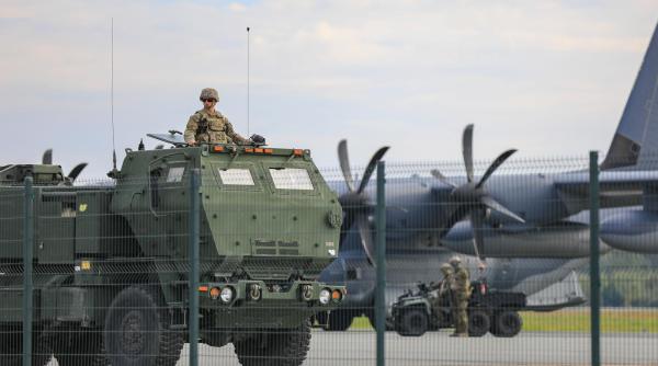 Pentru a respinge o eventuală agresiune militară, SUA şi-a testat capacitatea de a desfăşura sisteme HIMARS pe flancul estic al NATO