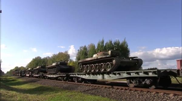 Rămasă fără tehnică militară modernă, armata rusă scoate de la naftalină cele mai vechi versiuni ale tancului T-72