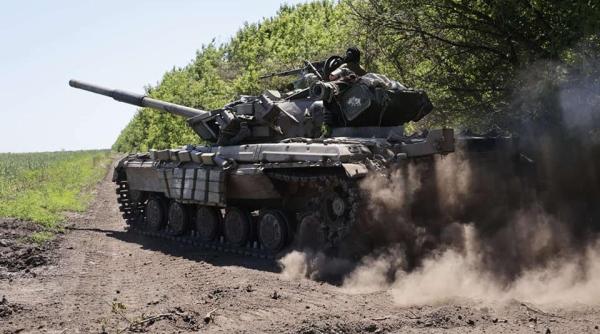 „Regrupare tactică” la Lîman. Forțele de ocupație fug mâncând pământul (VIDEO). Kievul spune că toate căile de acces sunt ”sub controlul focului” ucrainean