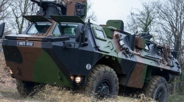 Militarii ucraineni se declară mulţumiţi de vehiculele blindate franceze VAB (Video)