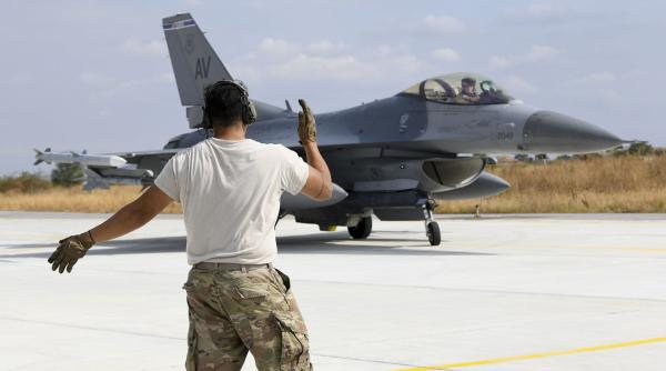 Până la înzestrarea cu avioane F-16, Bulgaria caută să închirieze avioane de luptă. Suedia se oferă să-i vând direct 10 aeronave Gripen