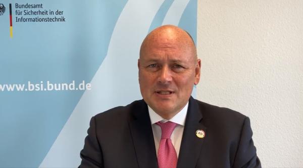 Şeful agenției germane de securitate cibernetică, suspendat din funcţie pentru legăturile sale cu persoane apropiate de serviciile ruse de informaţii