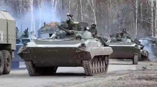 În Belarus au fost observate noi desfăşurări de tehnică militară fără însemne militare oficiale (Foto/Video). Ruşii au schimbat litera Z cu un triunghi stilizat