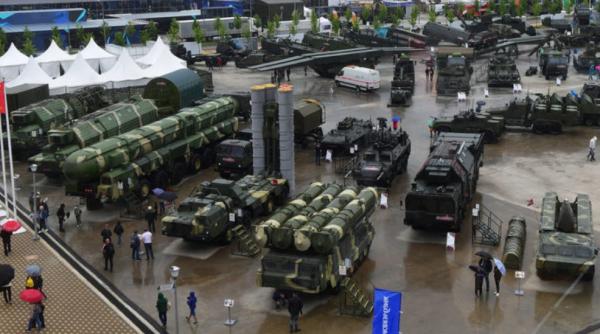 Cum răspunde Rusia sancțiunilor: Interzice cooperarea militară cu companii de armament, inclusiv din SUA