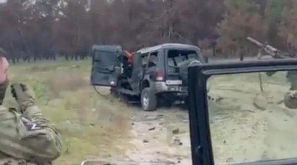 Unui fost lider separatist pro-rus ''i-a trecut glonțul pe lângă ureche''. SUV-ul în care se afla a trecut aproape de o mină antitanc