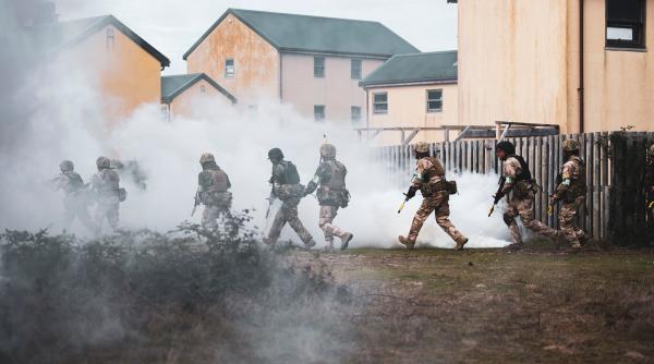 Experți: Rusia a trebuit să aleagă - Retragerea din Herson sau Stalingrad 2.0. Rușii riscă încercuirea și lupte pentru fiecare stradă