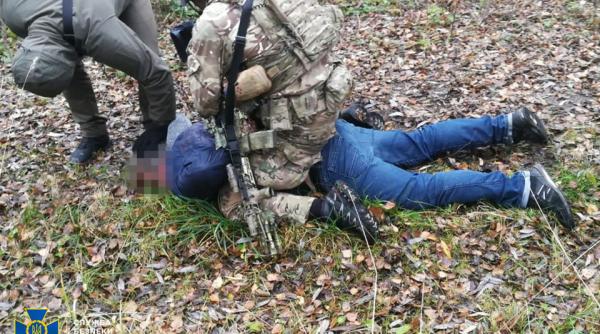 Serviciul de Securitate al Ucrainei (SBU) a reţinut un grup de sabotori, coordonat de spionajul rusesc, care intenţiona să elimine ofiţeri superiori ai armatei ucrainene