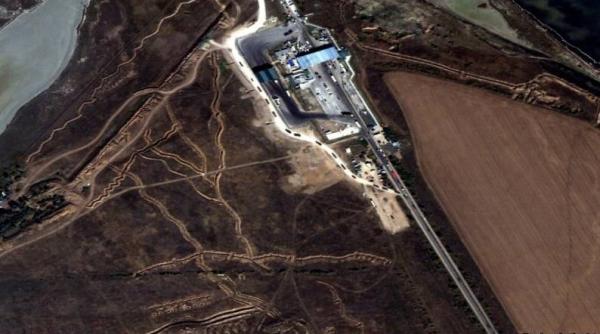 Rușii, în corzi: Construiesc linii de apărare în nordul Crimeei. Imagini din satelit confirmă structurile defensive