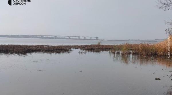 Forţaţi să-şi apere retragerea pe malul estic al Niprului, ruşii au distrus chiar ei podul strategic Antonivski de lângă Herson (Foto/Video)
