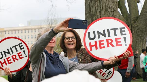 Game over la Senat pentru republicani. Democrații au reușit să-și păstreze majoritatea în cea mai importantă cameră a Congresului