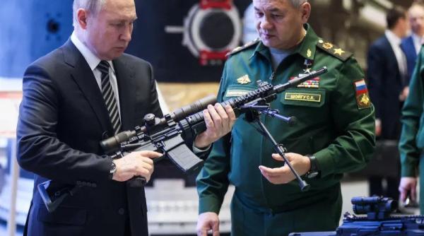 Jurnalist rus: Nimeni nu mai crede în Putin după retragerea din Herson. Se vorbește că va avea soarta lui Slobodan Milosevic