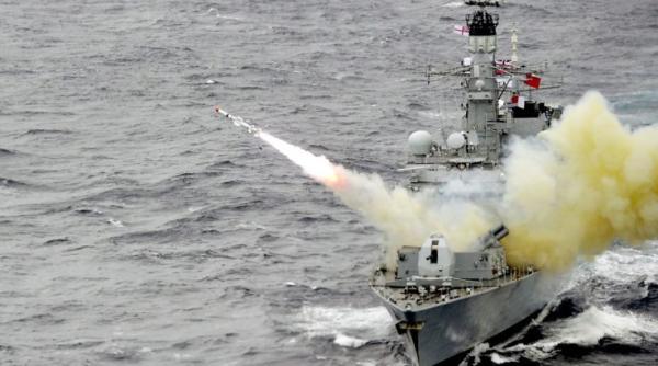 Navele britanice vor fi înarmate cu rachete antinavă NSM, soluție aleasă și de România. Sistemul Harpoon, la capăt de linie