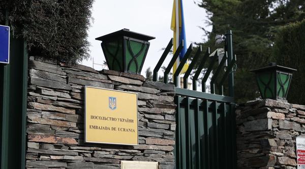 Explozie la ambasada Ucrainei din Madrid. Un plic care conținea un mic dispozitiv exploziv artizanal a rănit uşor un angajat al ambasadei