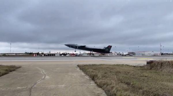 Avionul de luptă fără pilot “Bayraktar Kizilelma”, dezvoltat de industria turcă de apărare, a efectuat prima decolare (Foto/Video)