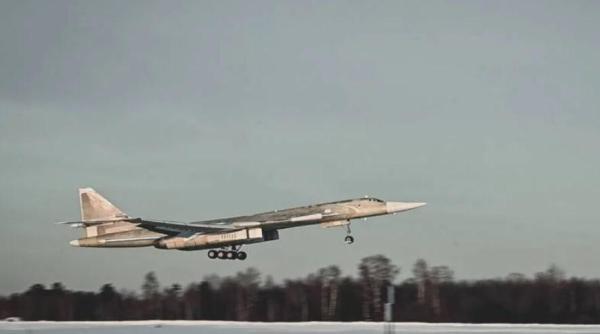 Rusia răspunde B-21 american cu Tu-160M: Un alt bombardier cu rachete hipersonice a efectuat primul zbor. Producția Tu-160 fusese întreruptă în anii 1990