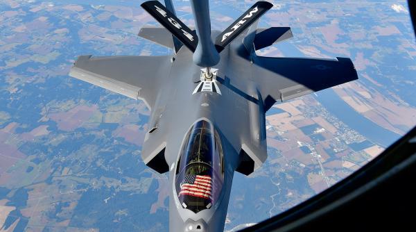 Competiția dintre F-35 și JAS 39 Gripen a fost tranșată. F-35 câștigă „bătălia pentru Canada” într-un contract gigant