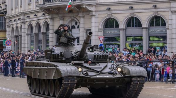 Preşedintele Bulgariei şi-a dat acordul pentru trimiterea de arme şi muniţii în Ucraina