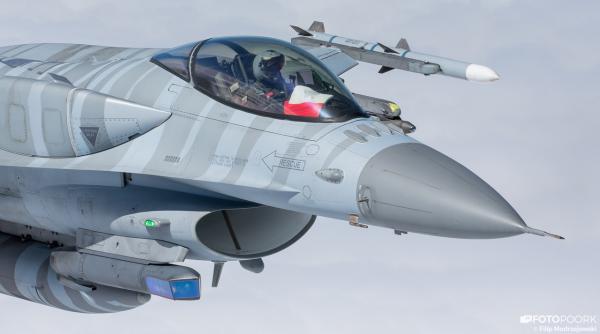 Un centru de instruire pentru piloții avioanelor F-16 va fi creat în Polonia: Contract cu Elbit Systems pentru simulatoare de zbor