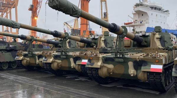 Polonia joacă tare - banii pentru armamente vor veni din finanțare guvernamentală externă