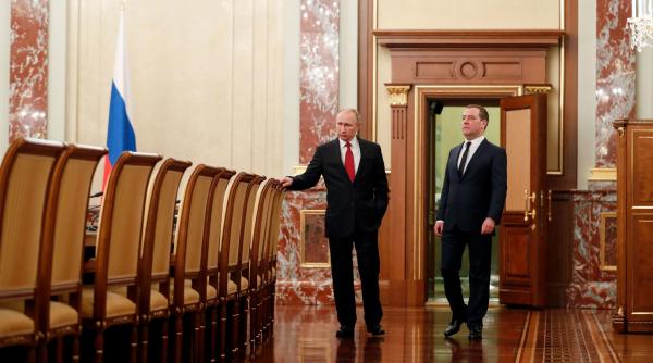 Medvedev se pregătește să redevină președinte în 2024: Scenarii privind o eventuală împărțire a puterii cu Vladimir Putin
