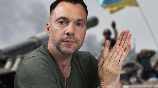 Consilierul prezidenţial ucrainean Oleksii Arestovici şi-a înaintat demisia. A fost aspru criticat pentru afirmaţiile sale despre racheta care a lovit un bloc în Dnipro 