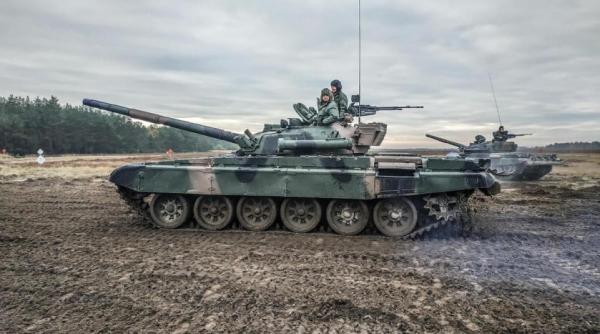 Andrzej Duda confirmă: Polonia a oferit Ucrainei peste 260 de tancuri T-72