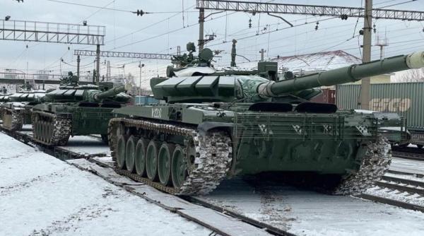 „Tancurile lui Potemkin”. Cum ține Rusia „ocupată” Armata Ucrainei în nord, trimițând tancuri vechi în Belarus