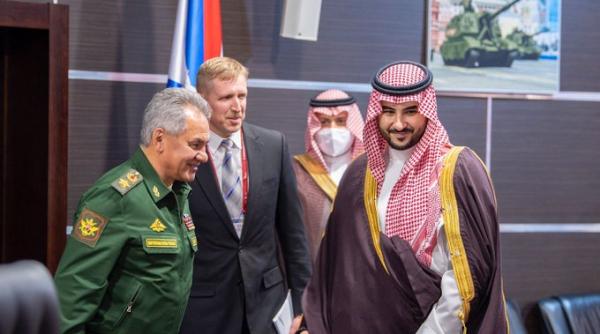 Arabia Saudită ajută Rusia să se mențină pe linia de plutire. Menținerea stabilității prețului petrolului, discutată de Putin și bin Salman