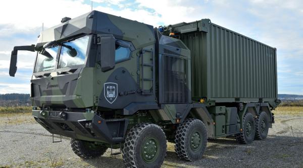 Armata SUA vrea să înlocuiască zeci de mii de camioane. Contractele sunt evaluate la peste 24 de miliarde de dolari