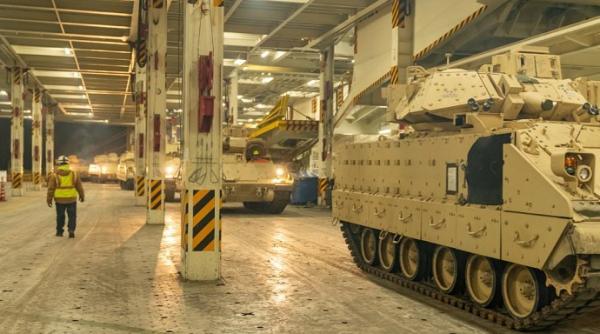Primele 60 de vehicule de luptă Bradley au plecat spre Ucraina (Foto). Ce versiune a M2 Bradley primeşte armata ucraineană? 