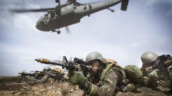 SG NATO anunță planuri răspuns la pericolul rusesc. Pe listă se află și creșterea capacităților industriale pentru a ”reumple tolba” de armament și muniție