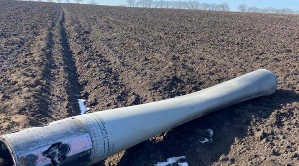 Noi resturi de rachetă, descoperite pe un câmp de pe teritoriul Republicii Moldova