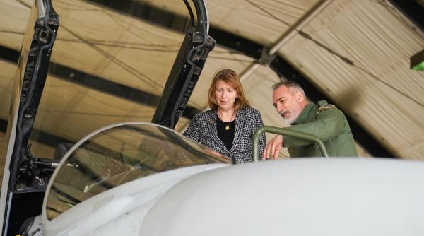 Militarii americani din legendara Divizie 101 Aeropurtată aflată la Constanța, vizitați de ambasadorul SUA. România mulțumește pentru angajamentul SUA în țara noastră