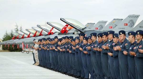 Turcia insistă să achiziționeze F-16 din ultima generație. Legendarul avion de luptă e vital pentru industria turcă de apărare