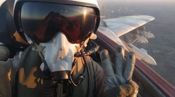 SUA testează doi piloți ai Forțelor Aeriene ucrainene. Americanii vor să știe cât ar putea dura antrenamentul piloților ucraineni