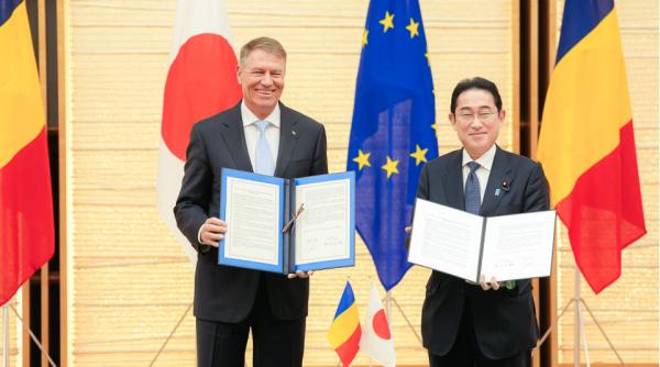 Iohannis şi premierul Kishida au semnat Declaraţia privind Parteneriatul strategic România - Japonia