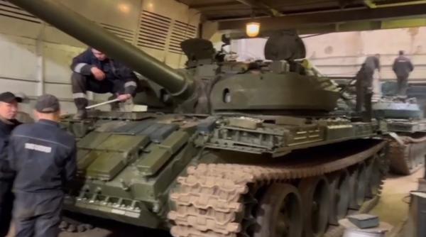 Tancurile noi T-14, doar pe hârtie. Fără soluții, Rusia modernizează 800 de tancuri T-62 pentru a le arunca în războiul din Ucrainei